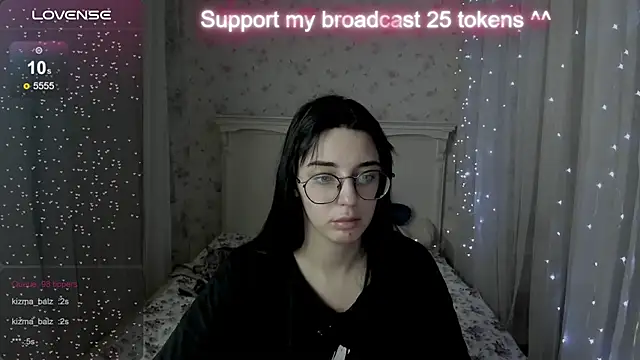 Leia Moreno online show from October 2025 08:42:02 PM