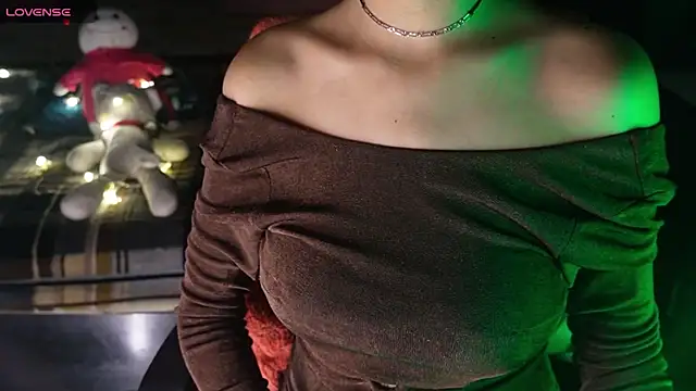 Snapshot of NidhiChandra chatting on December 2025 09:38:01 AM NidhiChandra online show from December 2025 09:38:01 AM