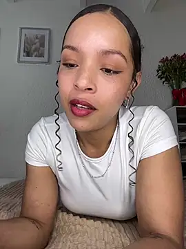 Yasmin777  online show from May 2026 05:07:02 PM