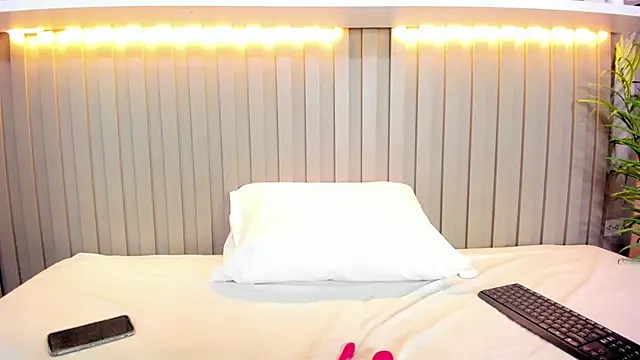 natalyWilliams online show from October 2025 12:41:02 PM