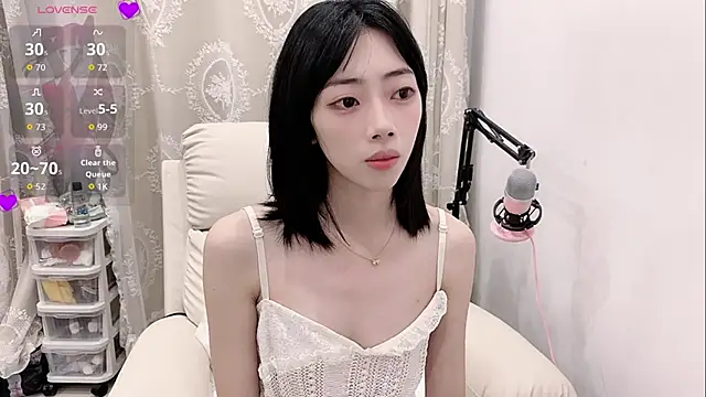 Snapshot of tuantuanle chatting on March 2026 11:17:01 AM tuantuanle online show from March 2026 11:17:01 AM