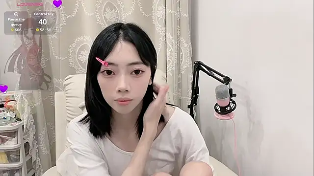 Snapshot of tuantuanle chatting on April 2026 02:15:01 PM tuantuanle online show from April 2026 02:15:01 PM