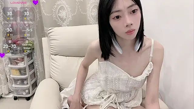 Snapshot of tuantuanle chatting on April 2026 02:14:01 PM tuantuanle online show from April 2026 02:14:01 PM