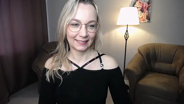 Ava Elior online show from May 2026 10:01:01 AM