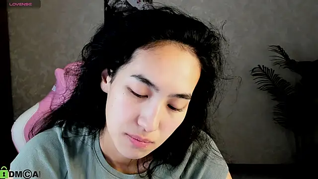 FlirtyAura online show from November 2025 12:49:01 AM