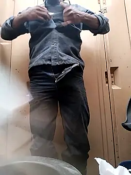 Kesurra online show from November 2025 08:09:01 PM