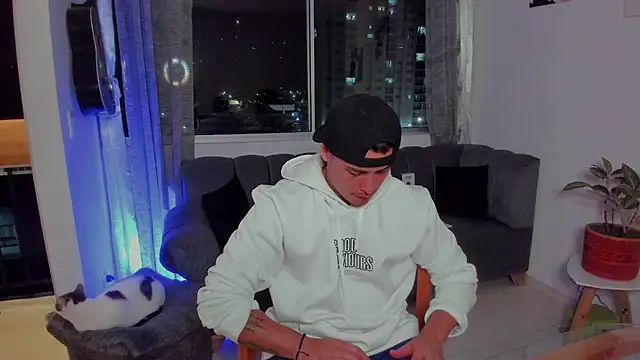 Snapshot of connorsmiith chatting on September 2025 02:46:01 AM connorsmiith online show from September 2025 02:46:01 AM