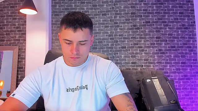 Snapshot of connorsmiith chatting on September 2025 11:59:02 AM connorsmiith online show from September 2025 11:59:02 AM