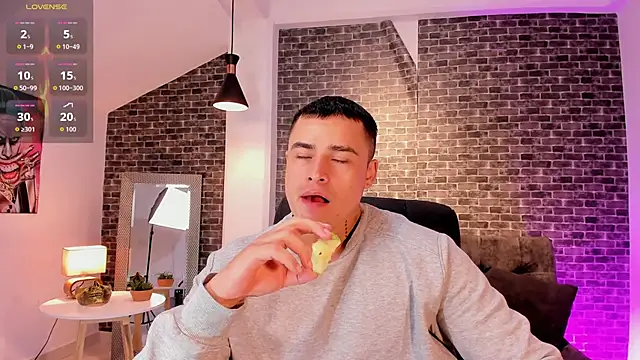 Snapshot of connorsmiith chatting on October 2025 11:30:01 AM connorsmiith online show from October 2025 11:30:01 AM