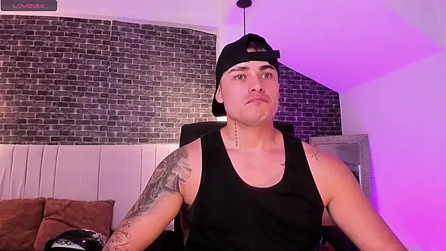 connorsmiith online show from March 2026 12:23:02 PM