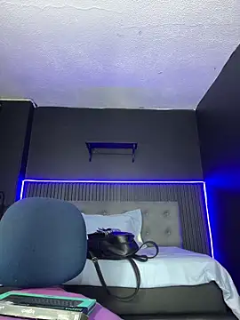 Megan 05  online show from May 2026 07:33:01 PM