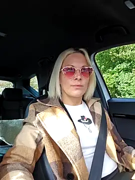 Snapshot of Sunny-Sin chatting on October 2025 08:45:01 AM Sunny-Sin online show from October 2025 08:45:01 AM