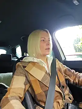 Snapshot of Sunny-Sin chatting on October 2025 09:19:02 AM Sunny-Sin online show from October 2025 09:19:02 AM