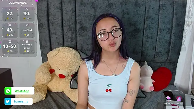 Littlee Bunny  online show from November 2025 11:10:02 AM