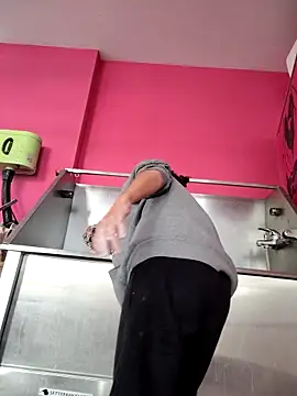 Eimikuro11 online show from November 2025 11:33:02 AM