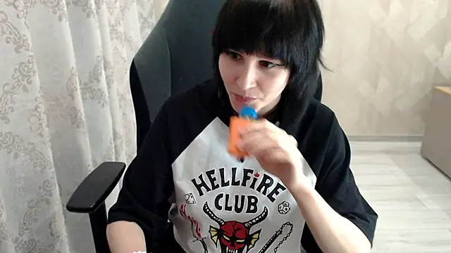 Snapshot of MistyDark chatting on October 2025 10:04:01 AM MistyDark online show from October 2025 10:04:01 AM