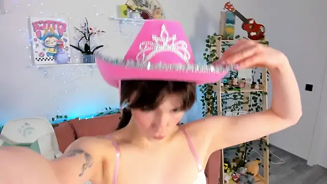 Zoe Vee online show from July 2026 03:46:01 AM