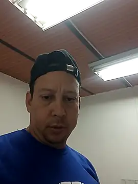 Snapshot of ParejahotCY chatting on February 2026 06:20:01 PM ParejahotCY online show from February 2026 06:20:01 PM