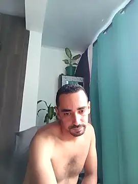 Snapshot of stivenlujan69 chatting on December 2025 03:07:01 PM stivenlujan69 online show from December 2025 03:07:01 PM