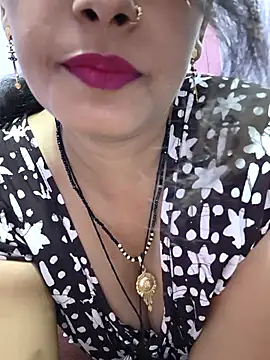 Snapshot of Sonalihot_ chatting on April 2026 07:06:02 AM Sonalihot online show from April 2026 07:06:02 AM