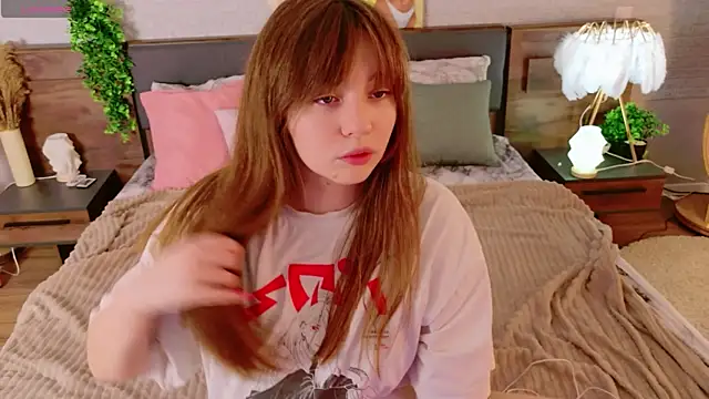 Snapshot of Moon__Bunny chatting on May 2026 03:27:01 PM Moon Bunny online show from May 2026 03:27:01 PM