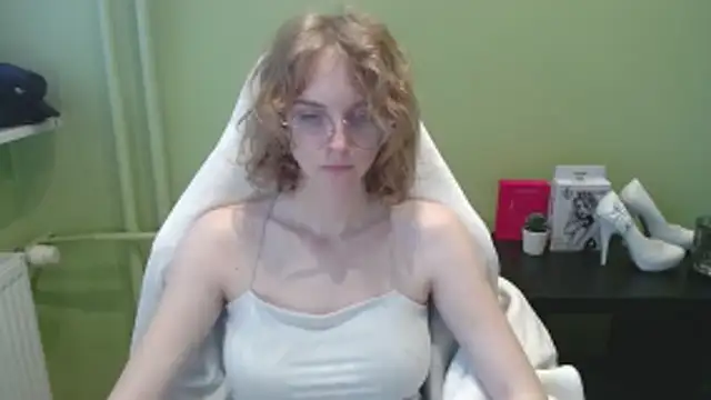 juicyPenny online show from November 2025 11:13:01 AM