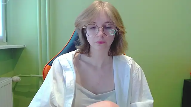 juicyPenny online show from May 2026 06:31:01 AM