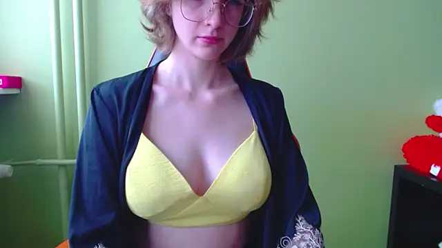 juicyPenny online show from May 2026 06:20:01 AM