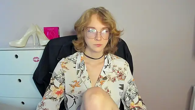 juicyPenny online show from May 2026 06:22:02 AM