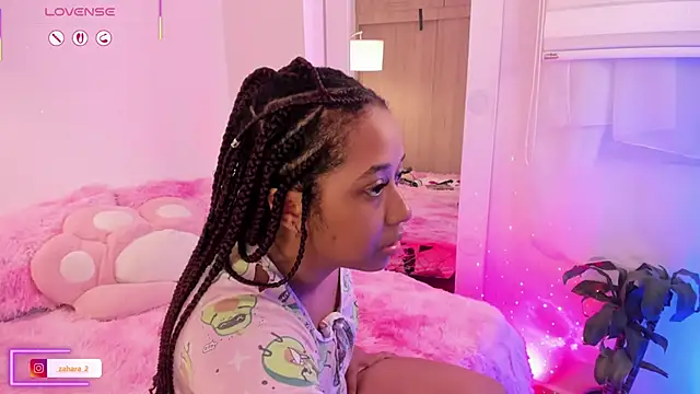 Snapshot of _Zahara_ chatting on November 2025 10:41:01 PM Zahara online show from November 2025 10:41:01 PM