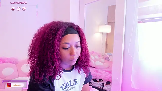 Snapshot of _Zahara_ chatting on December 2025 05:19:02 PM Zahara online show from December 2025 05:19:02 PM