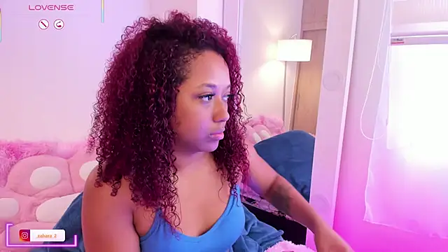 Snapshot of _Zahara_ chatting on December 2025 01:28:01 PM Zahara online show from December 2025 01:28:01 PM