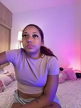 Snapshot of _Zahara_ chatting on January 2026 11:47:02 PM Zahara online show from January 2026 11:47:02 PM