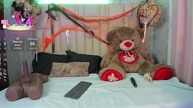 NikkyyRed online show from October 2025 02:04:02 AM