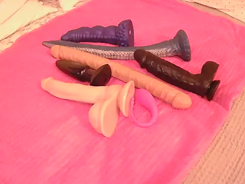 Snapshot of kimTgirl chatting on January 2026 12:10:02 PM kimTgirl online show from January 2026 12:10:02 PM