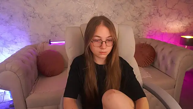 ArrinaWairr online show from October 2025 08:29:01 AM