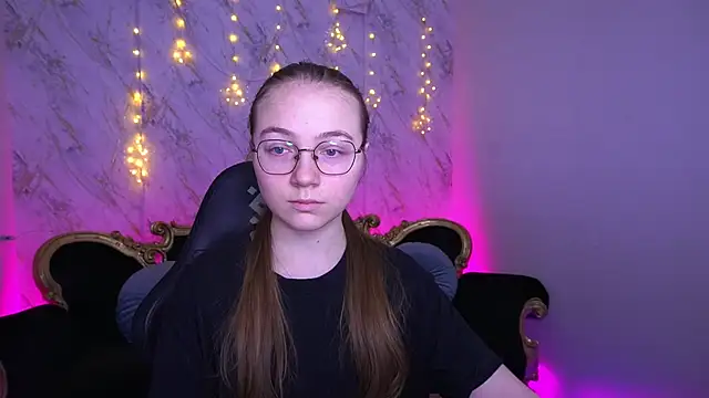 ArrinaWairr online show from February 2026 08:40:01 AM