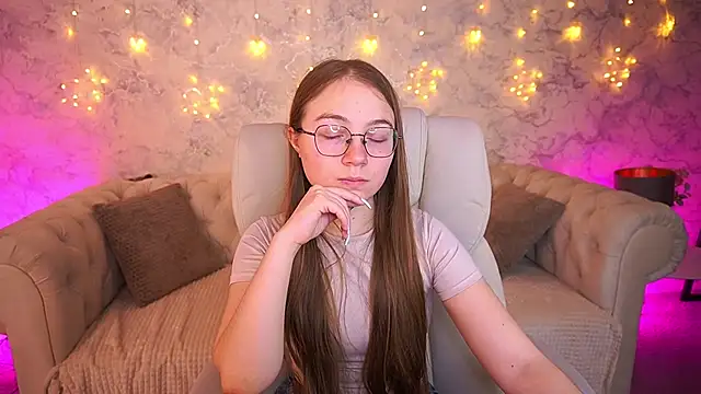 ArrinaWairr online show from March 2026 07:35:02 AM