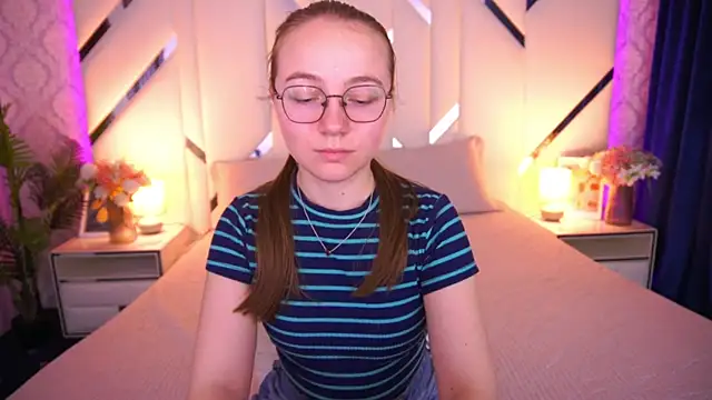 ArrinaWairr online show from May 2026 07:15:02 AM