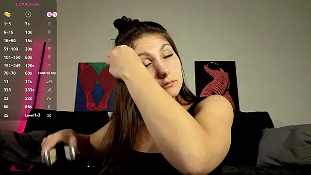 Snapshot of TrixiBell chatting on October 2025 04:07:01 AM TrixiBell online show from October 2025 04:07:01 AM