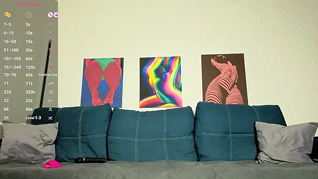 TrixiBell online show from February 2026 05:34:02 AM