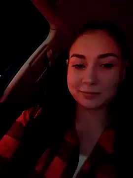 Snapshot of SaraViss20 chatting on September 2025 07:35:02 PM SaraViss20 online show from September 2025 07:35:02 PM