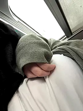 Snapshot of Roulia433 chatting on October 2025 10:27:01 AM Roulia433 online show from October 2025 10:27:01 AM