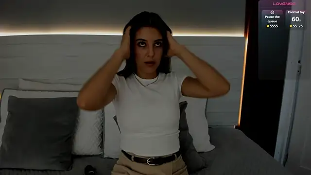 Emmy Meadows online show from October 2025 07:23:02 PM