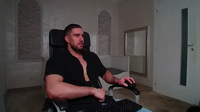 IvanHydee online show from December 2025 05:48:01 AM