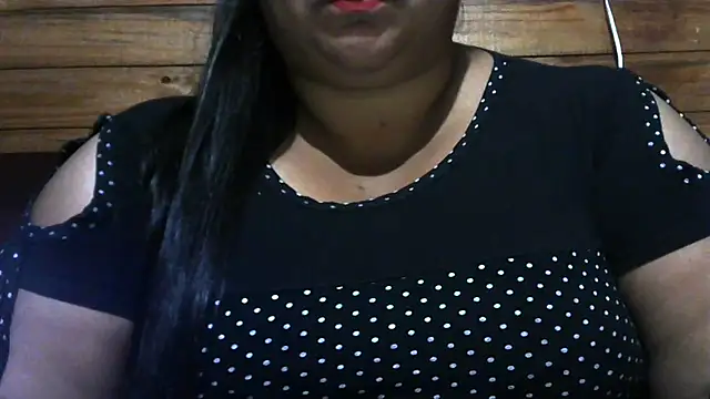 Snapshot of MARRENTINHA34 chatting on February 2026 01:11:01 PM MARRENTINHA34 online show from February 2026 01:11:01 PM