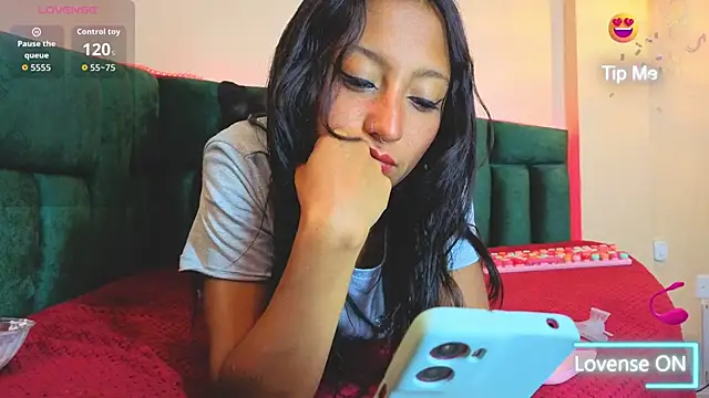 Snapshot of Sheilly_brown chatting on June 2026 08:33:02 PM Sheilly brown online show from June 2026 08:33:02 PM