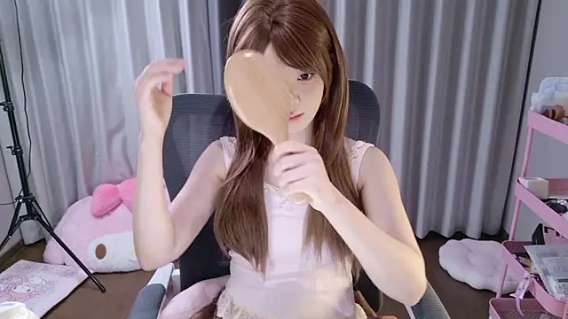 EnEn xiaobao online show from February 2026 12:38:02 PM