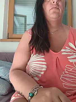 LaReginaNera online show from June 2026 06:11:01 AM