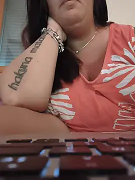 LaReginaNera online show from June 2026 06:43:01 PM